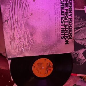 Kenny Rogers Vinyl Record - Greatest Hits plus others. Records are well kept.cla